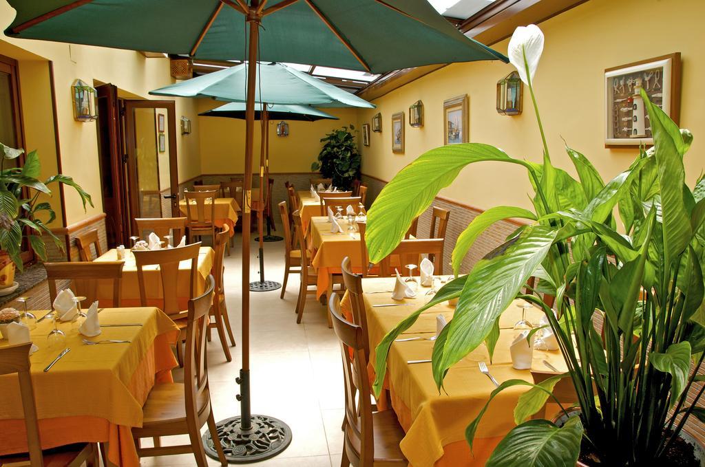 Hotel Las Rampas Fuengirola Restaurace fotografie